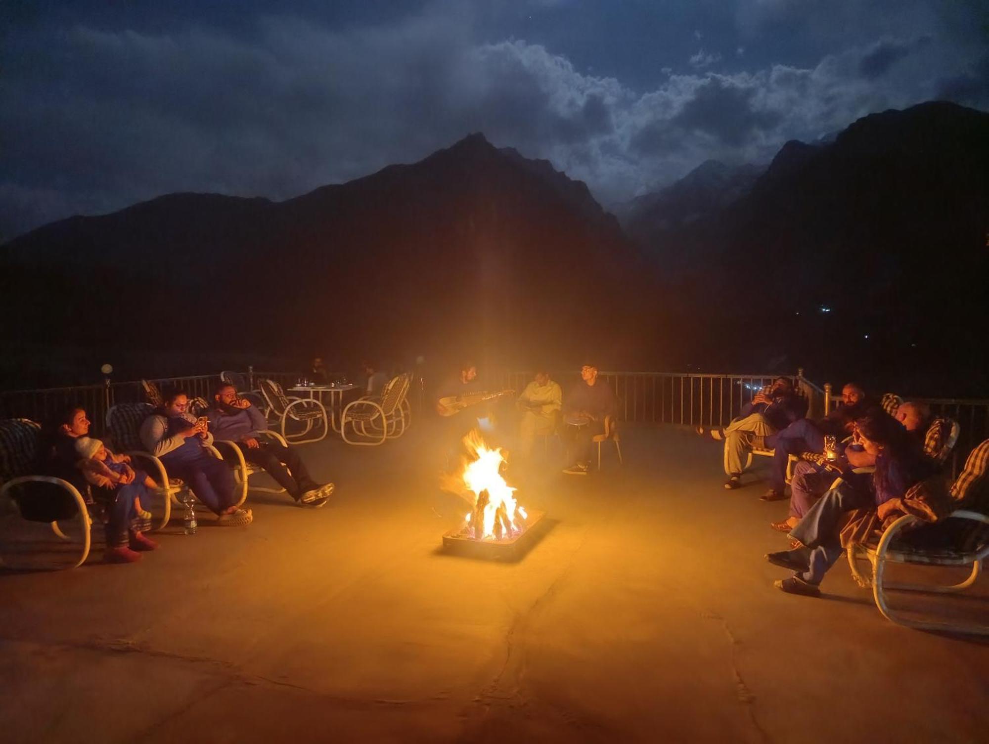 Hunza Lounge Hotell Karimabad  Exteriör bild